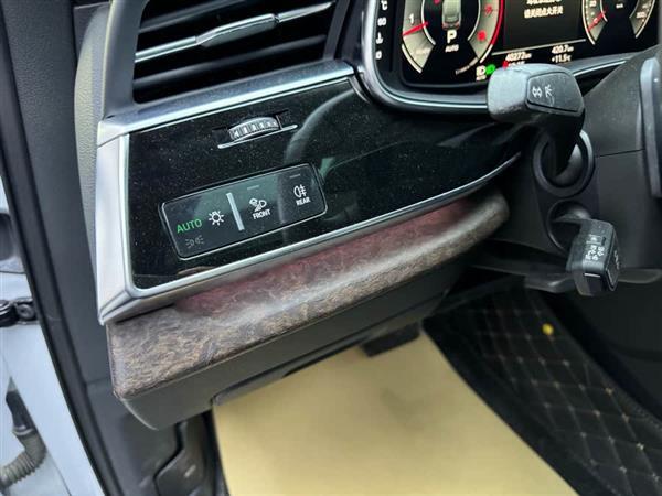 奥迪Q7 2020款 55 TFSI quattro S line运动型