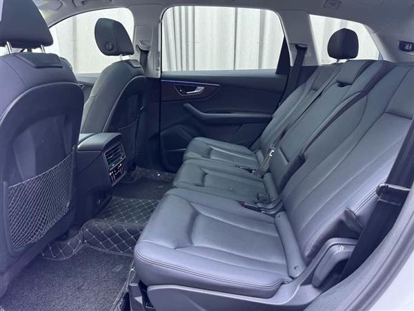 奥迪Q7 2020款 55 TFSI quattro S line运动型