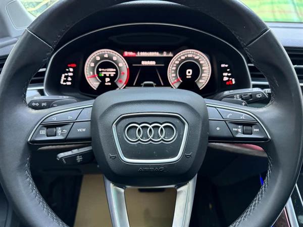奥迪Q7 2020款 55 TFSI quattro S line运动型
