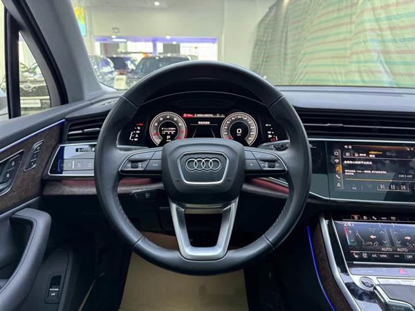 奥迪Q7 2020款 55 TFSI quattro S line运动型