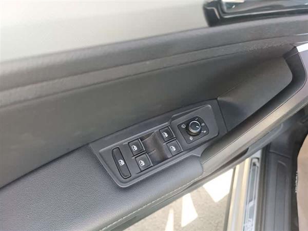途观L 2018款 330TSI 自动两驱豪华版