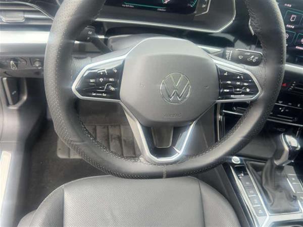 帕萨特 2022款 380TSI 旗舰版