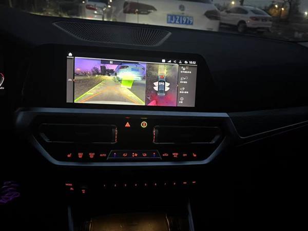 宝马3系 2021款 330i M运动曜夜套装