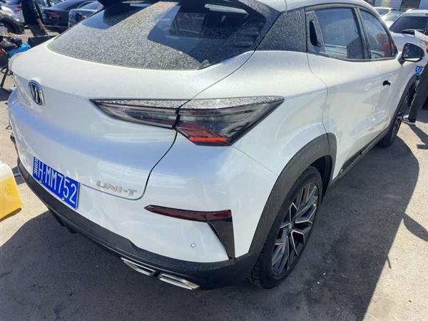 长安UNI-T 2022款 1.5T 尊贵型