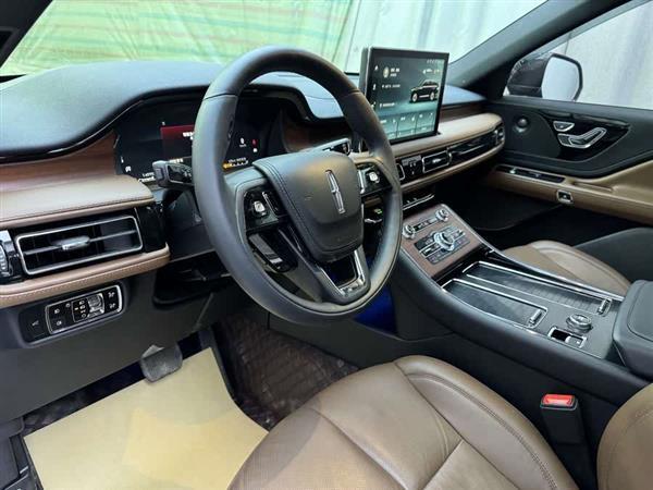 飞行家 2023款 3.0T V6 四驱尊雅巡航版 七座