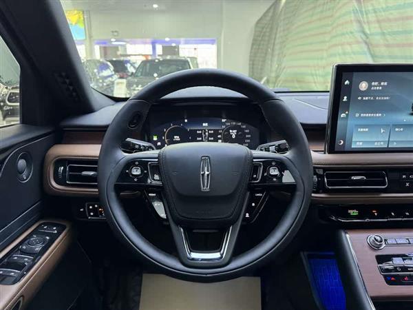 飞行家 2023款 3.0T V6 四驱尊雅巡航版 七座