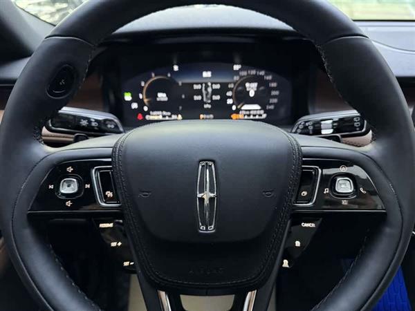 飞行家 2023款 3.0T V6 四驱尊雅巡航版 七座