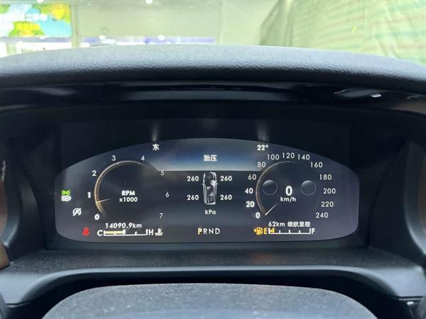 飞行家 2023款 3.0T V6 四驱尊雅巡航版 七座