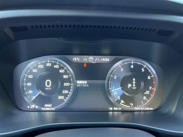 沃尔沃XC40 2020款 T4 四驱智远运动版