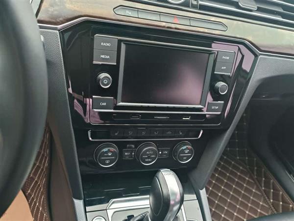 迈腾 2018款 改款 330TSI DSG 豪华型