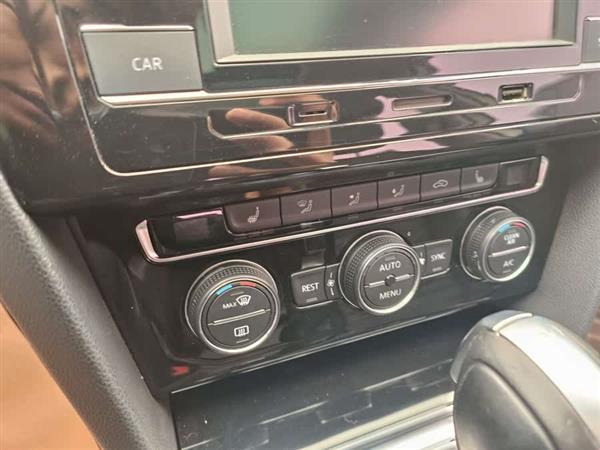 迈腾 2018款 改款 330TSI DSG 豪华型