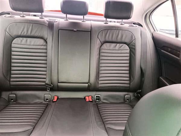 迈腾 2018款 改款 330TSI DSG 豪华型