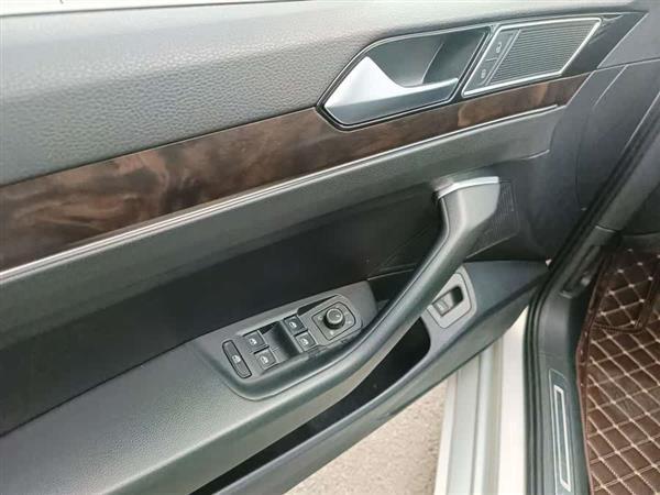 迈腾 2019款 330TSI DSG 豪华型 国VI