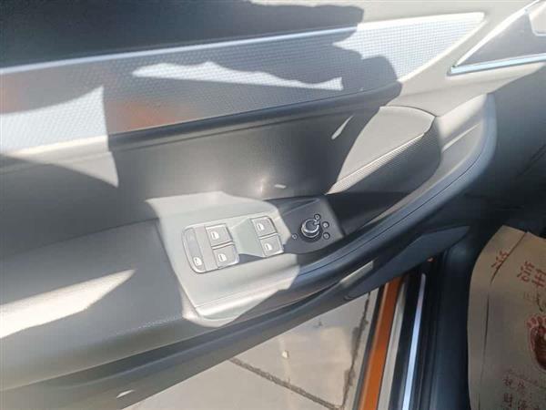 奥迪Q3 2013款 35 TFSI quattro 舒适型