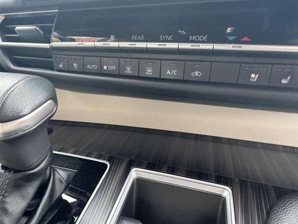 赛那SIENNA 2023款 2.5L混动 尊贵版