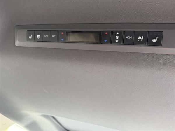 赛那SIENNA 2023款 2.5L混动 尊贵版