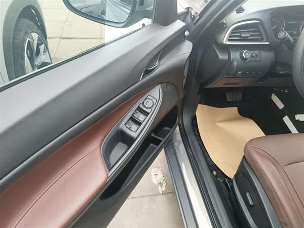 别克GL6 2019款 18T 6座互联尊贵型 国VI