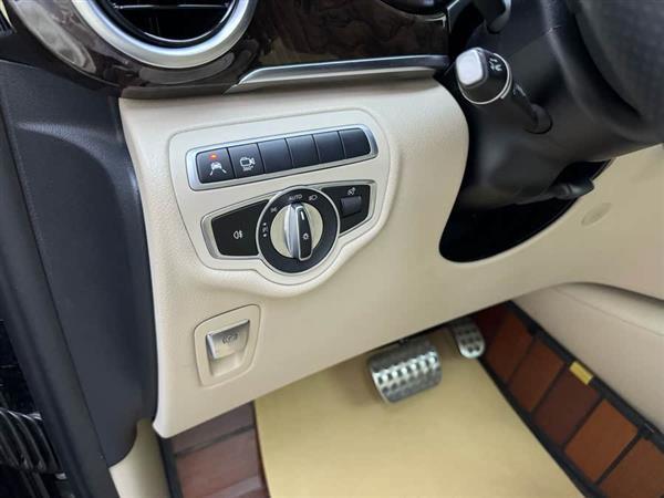 奔驰V级 2018款 V 260 L 尊贵加长版 国V