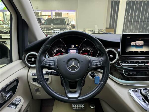 奔驰V级 2018款 V 260 L 尊贵加长版 国V