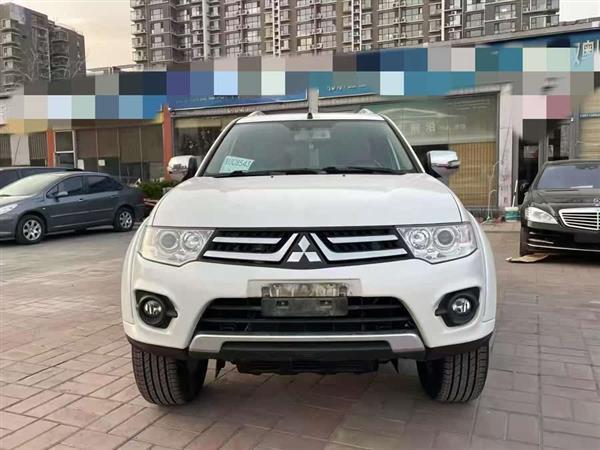 帕杰罗·劲畅 2013款 3.0L 自动四驱旗舰版