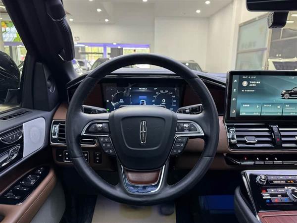 领航员 2022款 3.5T 尊耀版