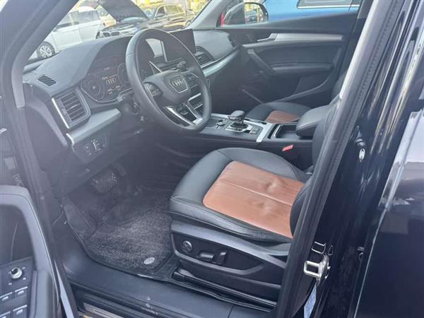 奥迪Q5L 2020款 40 TFSI 荣享时尚型