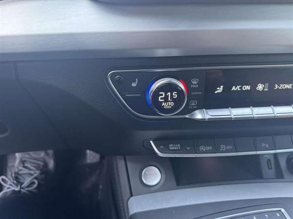 奥迪Q5L 2020款 40 TFSI 荣享时尚型