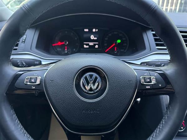 凌渡 2021款 230TSI DSG风尚版