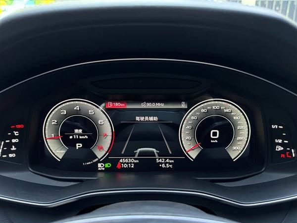 奥迪A6L 2022款 45 TFSI quattro 尊享致雅型