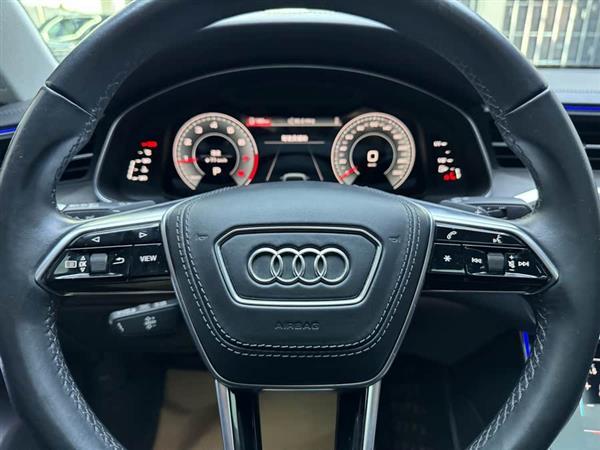奥迪A6L 2022款 45 TFSI quattro 尊享致雅型