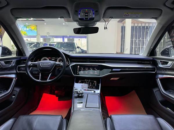奥迪A6L 2022款 45 TFSI quattro 尊享致雅型