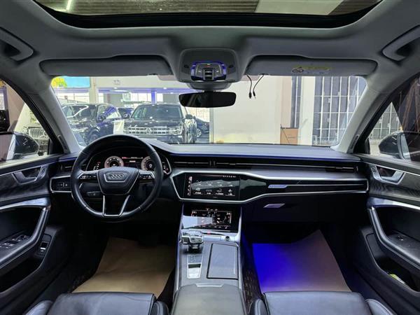奥迪A6L 2022款 45 TFSI quattro 尊享致雅型