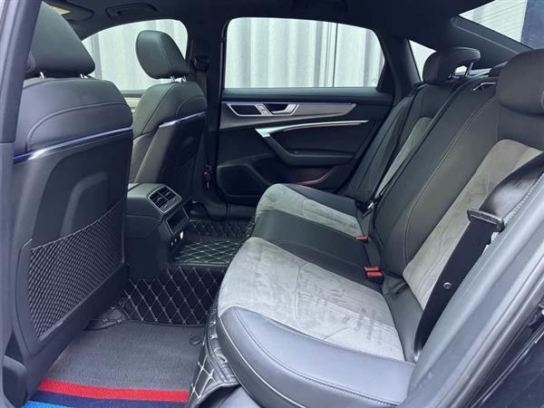 奥迪A6L 2023款 40 TFSI 豪华动感型