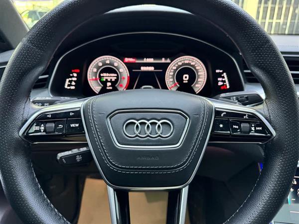 奥迪A6L 2023款 40 TFSI 豪华动感型
