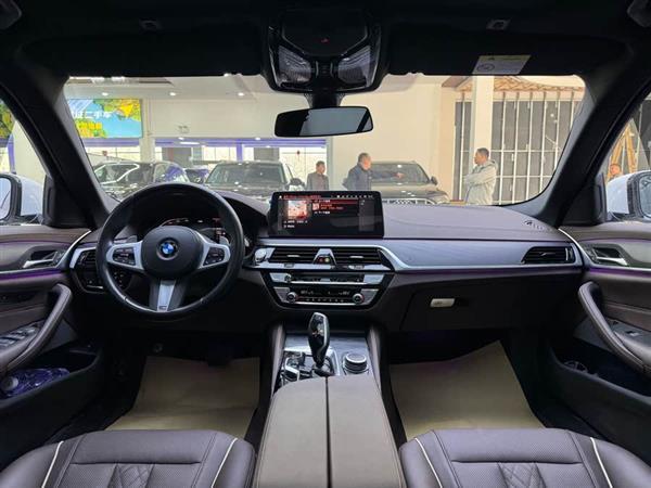 宝马5系 2022款 530Li 领先型 M运动套装