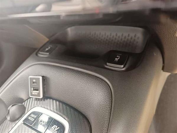 卡罗拉 2021款 双擎 1.8L E-CVT旗舰版