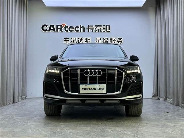 奥迪Q7 2023款 55 TFSI quattro S 尊贵型