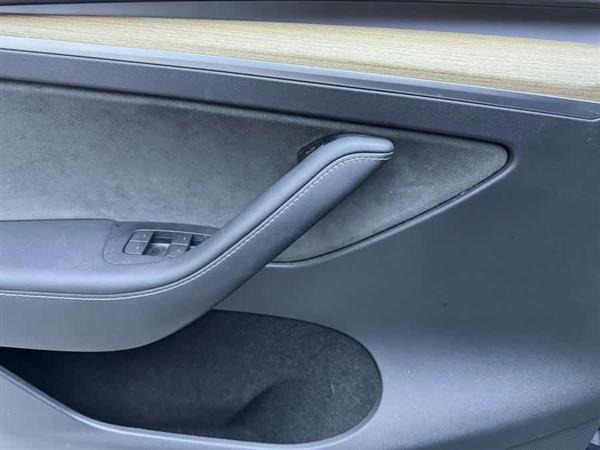 Model Y 2022款 长续航全轮驱动版
