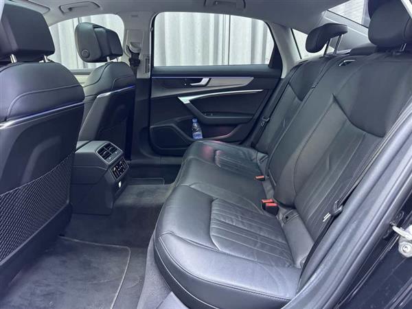 奥迪A6L 2022款 45 TFSI quattro 臻选致雅型