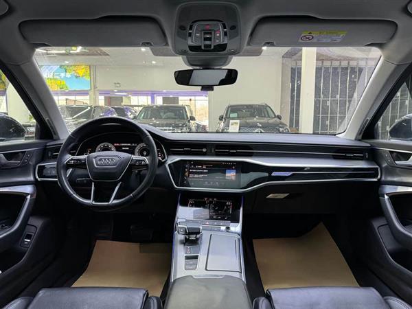 奥迪A6L 2022款 45 TFSI quattro 臻选致雅型