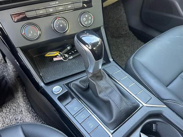 帕萨特 2022款 280TSI 商务版