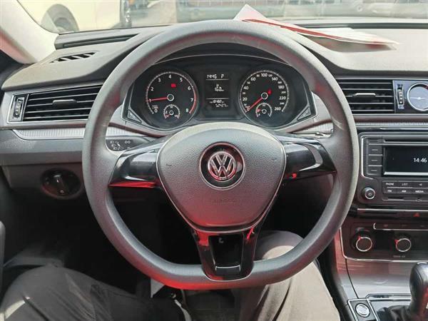 帕萨特 2015款 1.8TSI 自动尊荣版