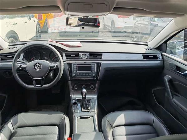 帕萨特 2015款 1.8TSI 自动尊荣版