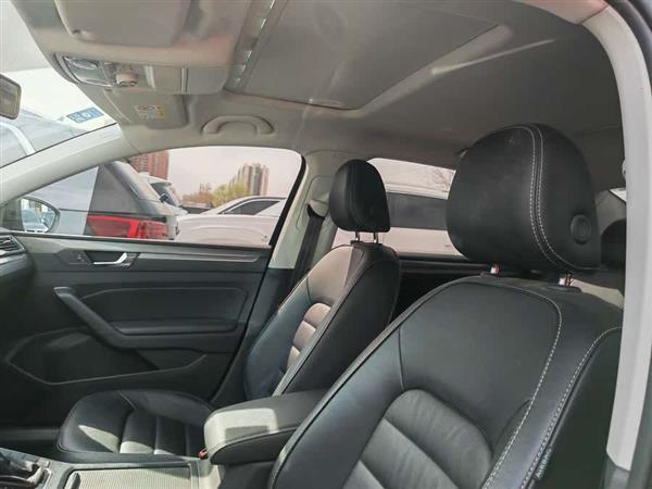 帕萨特 2015款 1.8TSI 自动尊荣版