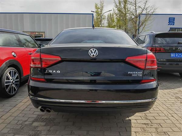 帕萨特 2015款 1.8TSI 自动尊荣版