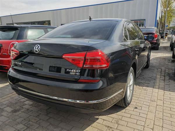 帕萨特 2015款 1.8TSI 自动尊荣版