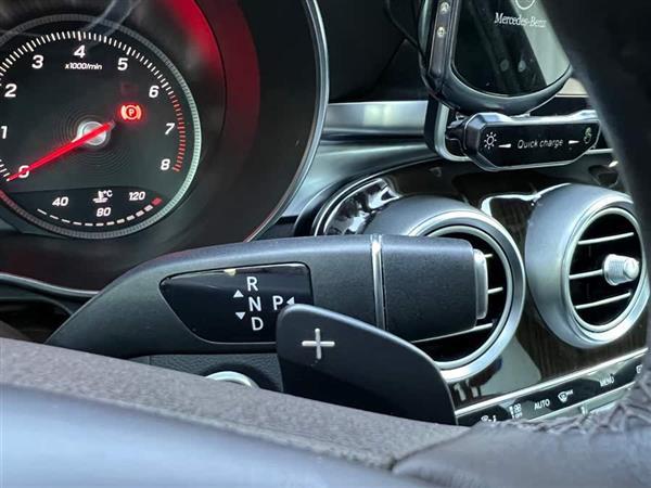 奔驰GLC 2018款 改款 GLC 260 4MATIC 豪华型