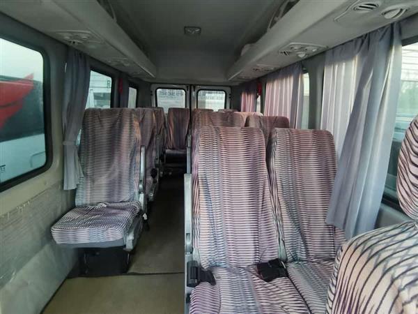 依维柯褒迪 2017款 3.0T尊享A42客车高顶16-17座F1CE34818