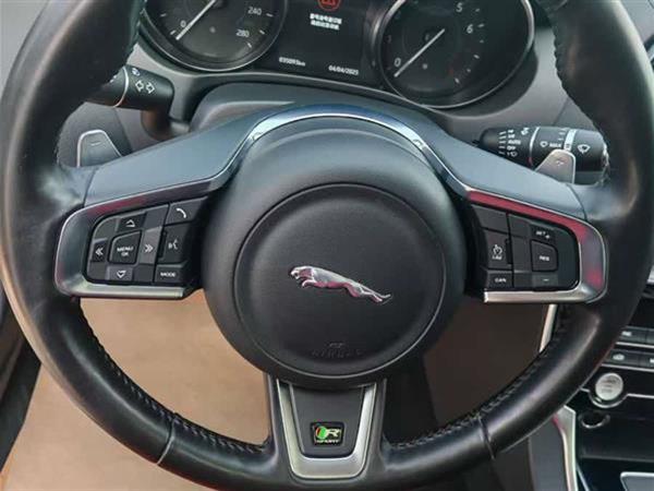 捷豹XE 2018款 2.0T 300PS 四驱R-Sport运动版