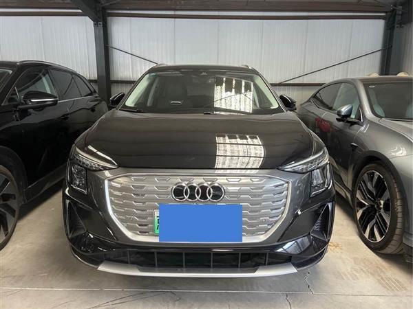奥迪Q5 e-tron 2022款 40 e-tron 星耀型 锦衣套装